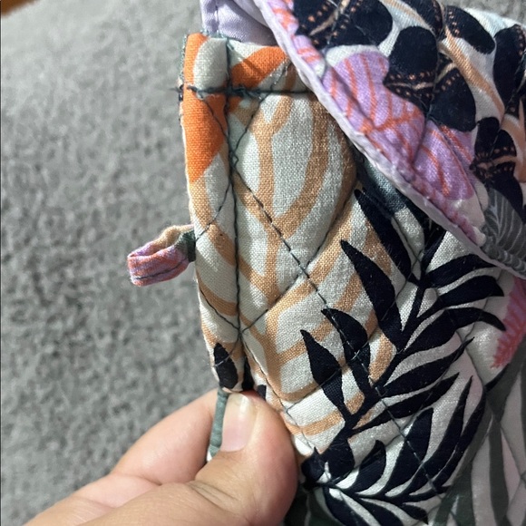 Vera Bradley Quilted Floral Velcro Tablet sleeve - Picture 4 of 6